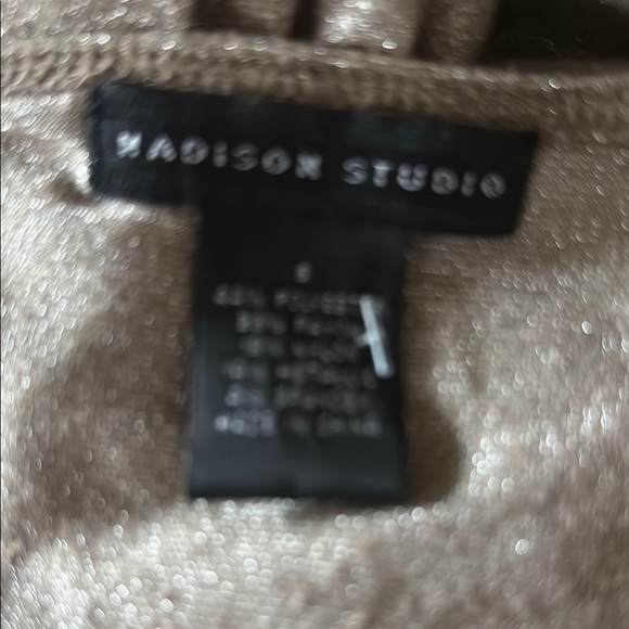 Shimmering Gold Sleeveless Top - Picture 2 of 2